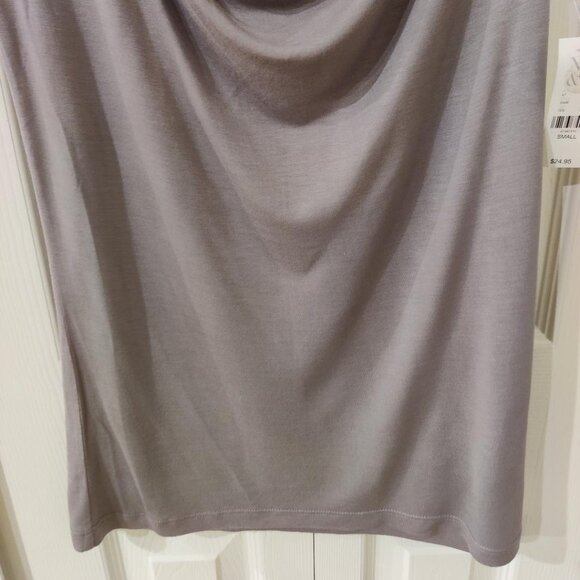 New York & Company Women's Gray Sleeveless Blouse Top NWT Size Small - Picture 4 of 4